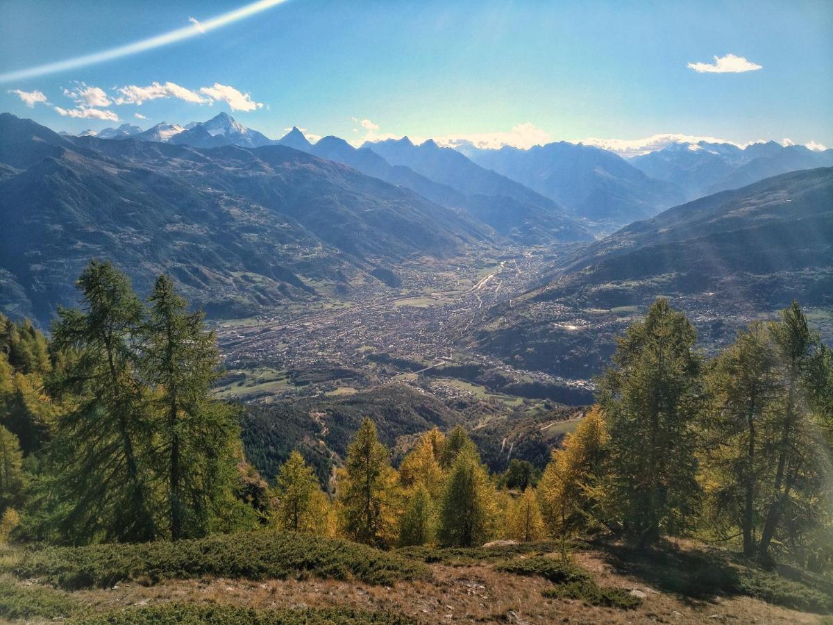 Souvenir De Tsaneli Lägenhet Roisan Exteriör bild