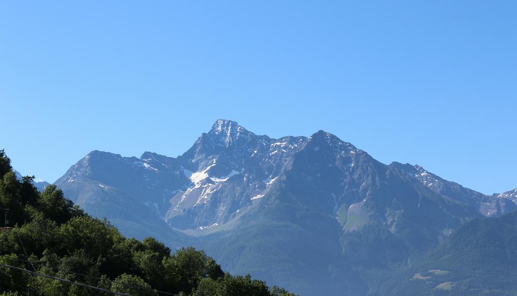 Souvenir De Tsaneli Lägenhet Roisan Exteriör bild