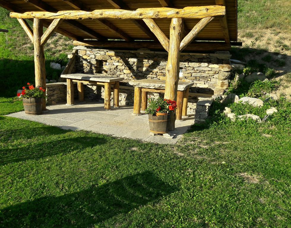 Souvenir De Tsaneli Lägenhet Roisan Exteriör bild