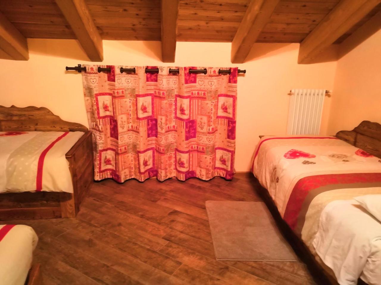 Souvenir De Tsaneli Lägenhet Roisan Exteriör bild